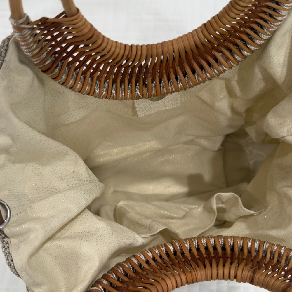 Chic Circular Pattern Tote in Cream, Gray, and Navy‎ - Picture 2 of 5
